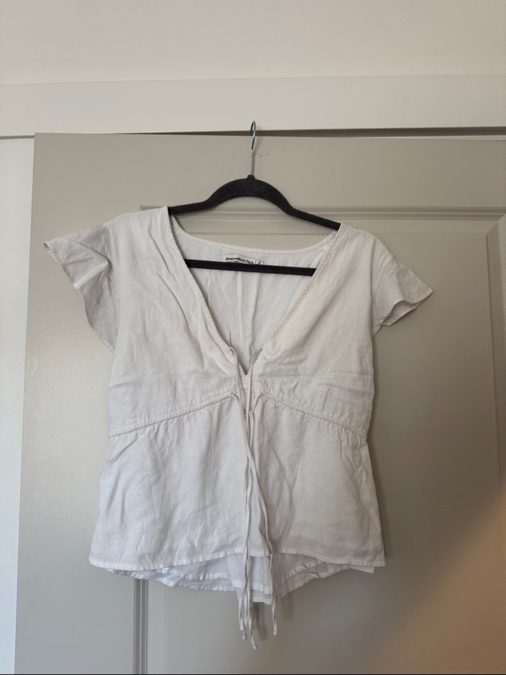 Abercrombie & Fitch White Tie-Front Peplum Top